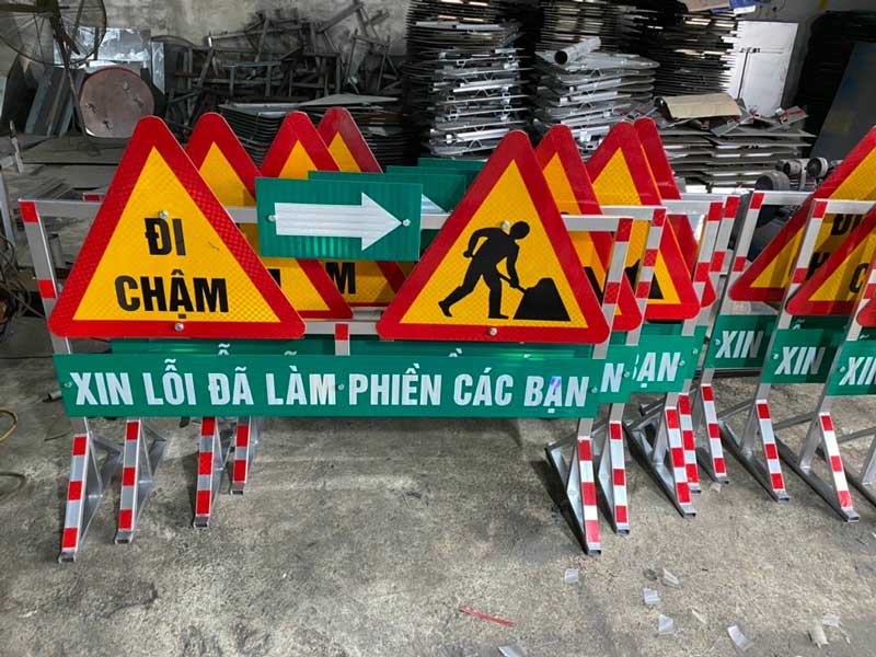 Biển báo giao thông tại Bắc Giang