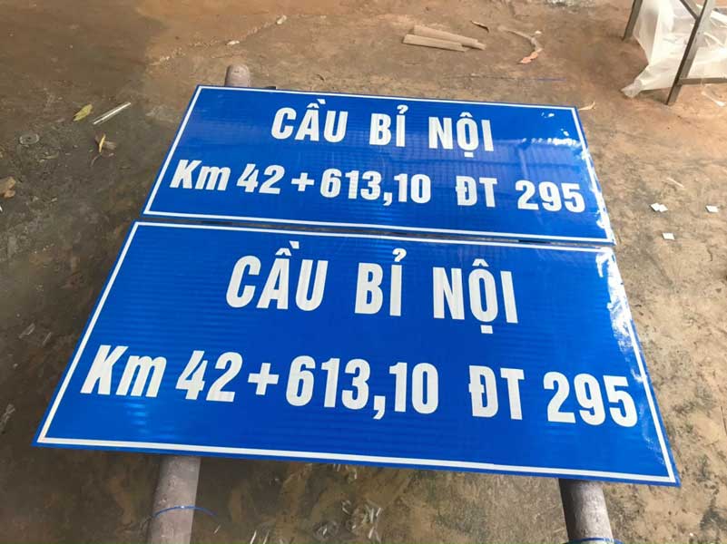 Biển báo giao thông tại Cà Mau