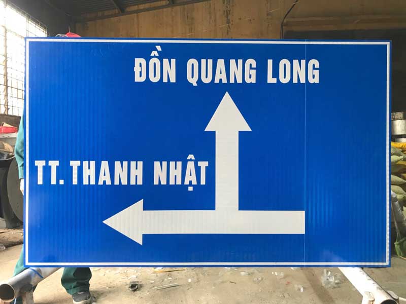 Biển báo giao thông tại Quảng Trị