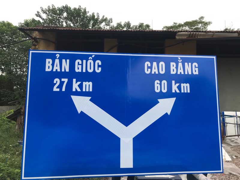 Biển báo giao thông tại Tuyên Quang